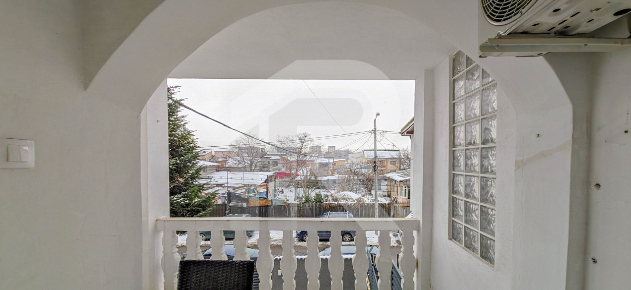 Casă 5 camere renovată 2025, curte+parcare