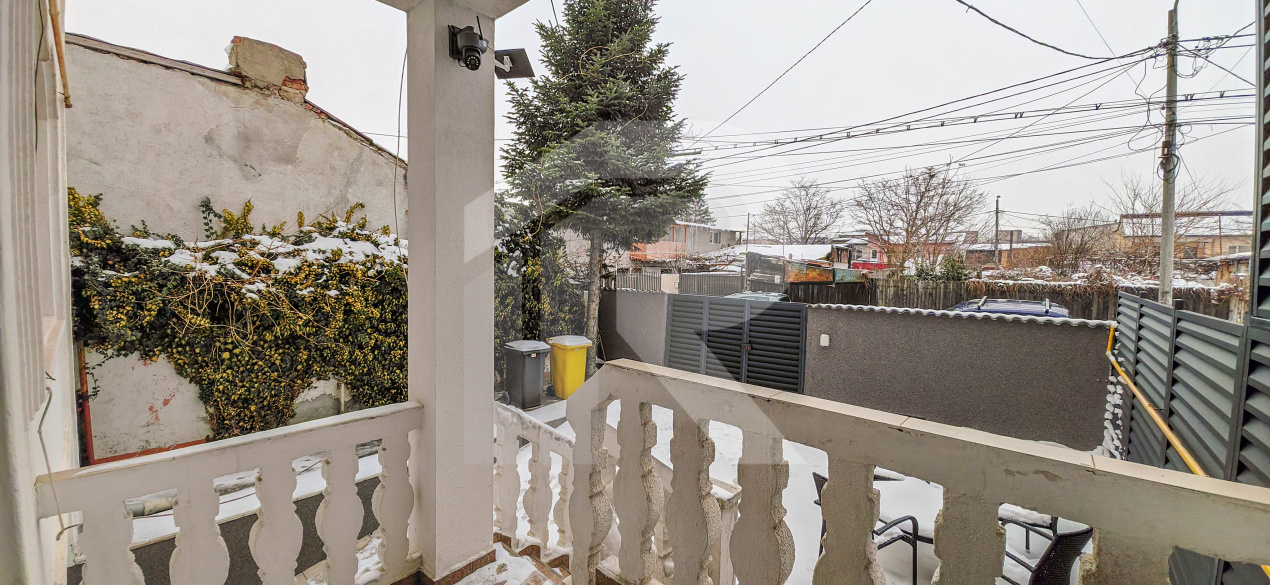 Casă 5 camere renovată 2025, curte+parcare