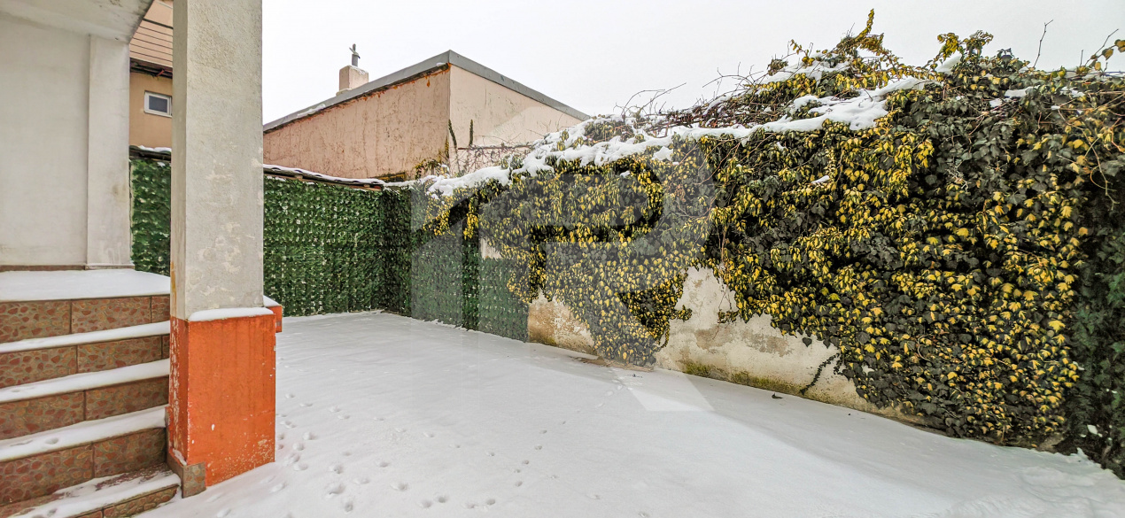 Casă 5 camere renovată 2025, curte+parcare