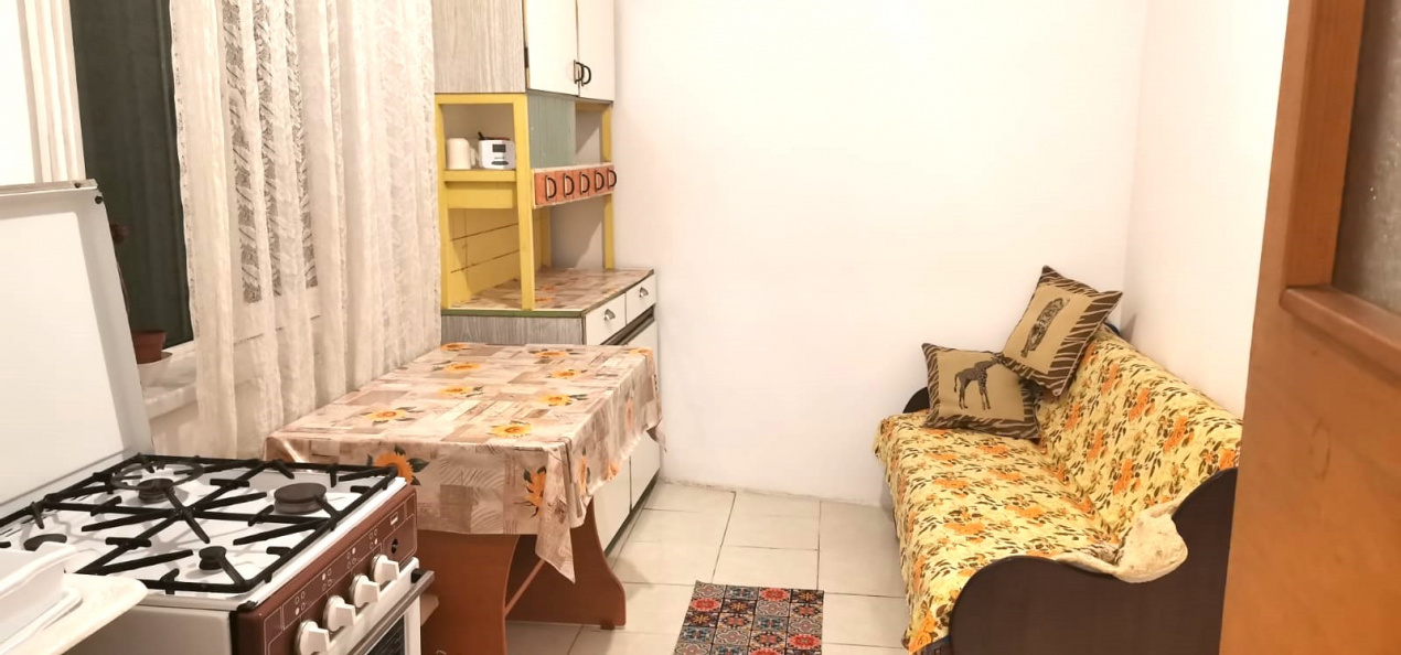Inchiriez apartament cu 1 camera la curte, intrare separata Sos. Chitila Sect 1