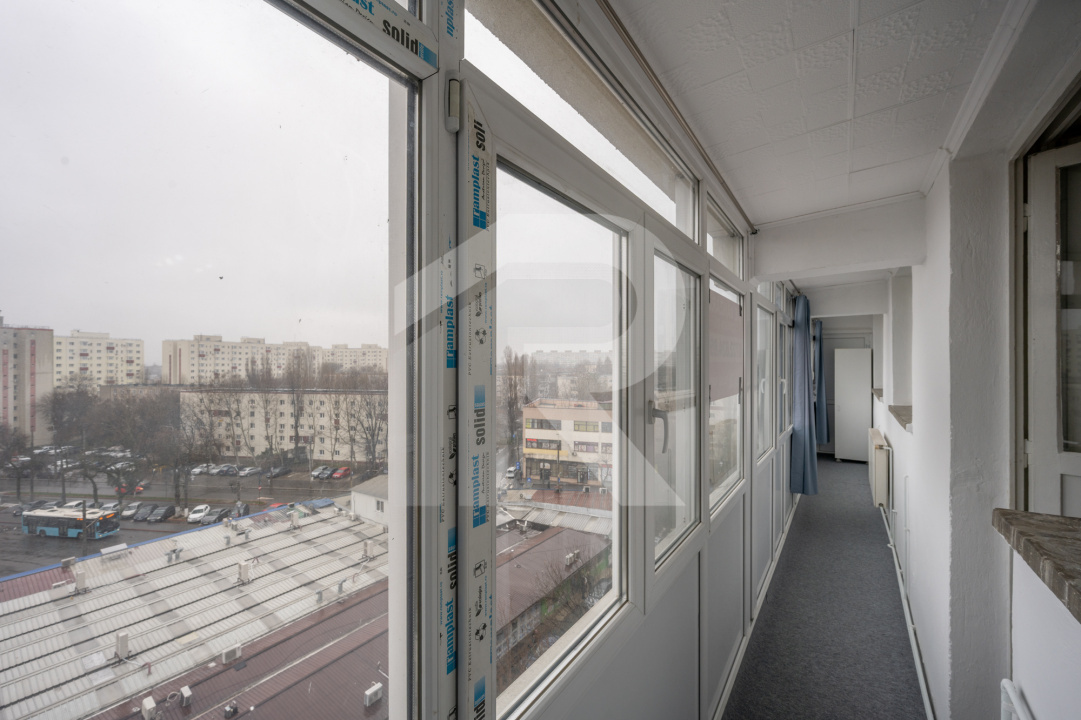 PIAȚA REȘIȚA, 3 CAMERE, 73 MP TOTAL, CENTRALA PROPRIE, LOC PARCARE!