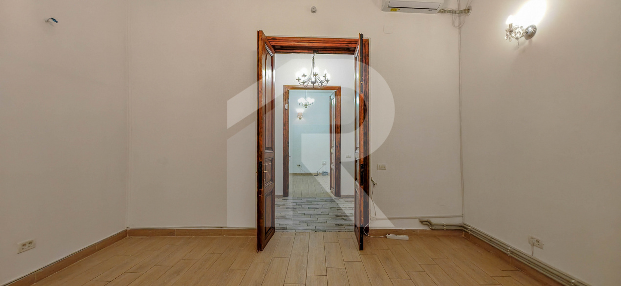 Spațiu Birouri în Casă Renovată 1930 | Basarab - Gara de Nord | 5 Camere + Curte