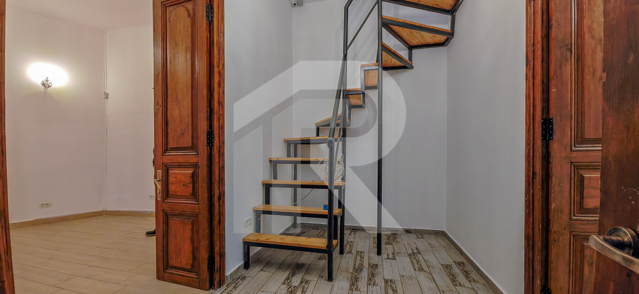 Spațiu Birouri în Casă Renovată 1930 | Basarab - Gara de Nord | 5 Camere + Curte