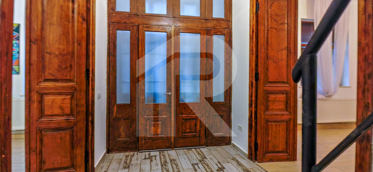 Spațiu Birouri în Casă Renovată 1930 | Basarab - Gara de Nord | 5 Camere + Curte