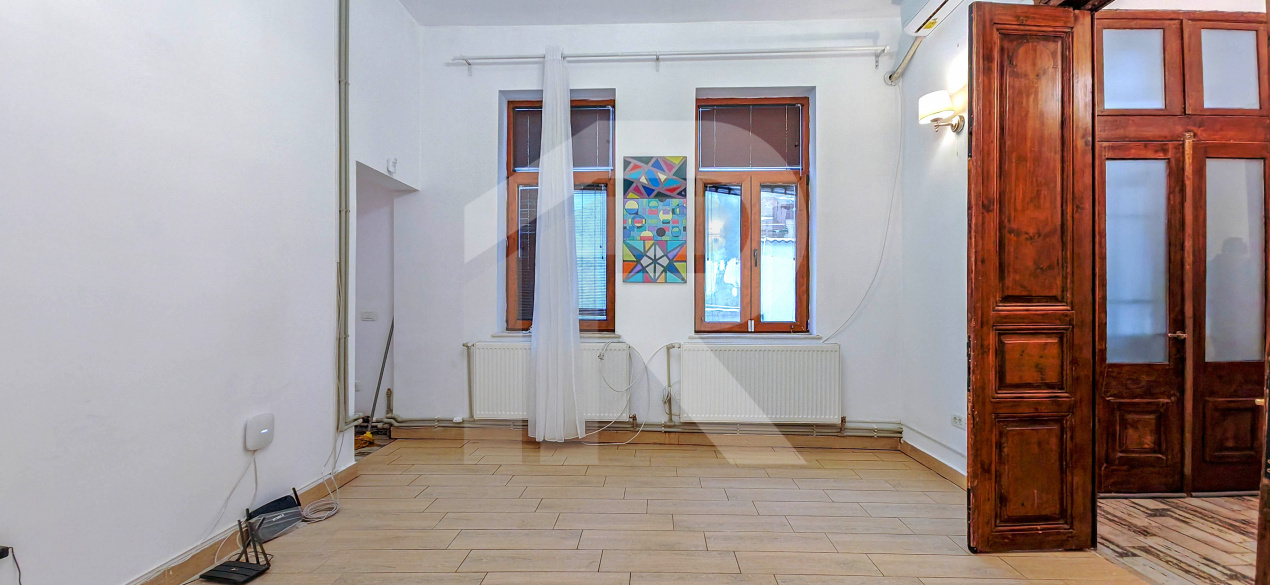 Spațiu Birouri în Casă Renovată 1930 | Basarab - Gara de Nord | 5 Camere + Curte