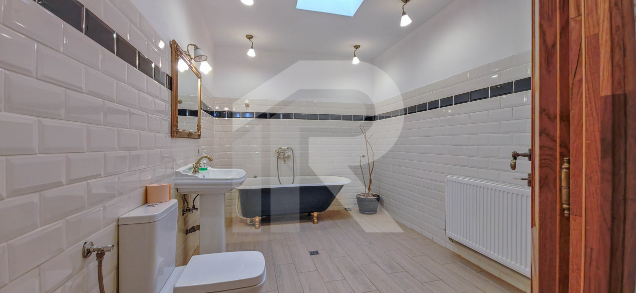 Spațiu Birouri în Casă Renovată 1930 | Basarab - Gara de Nord | 5 Camere + Curte