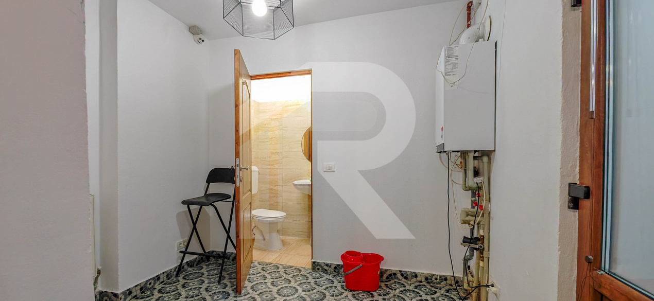 Spațiu Birouri în Casă Renovată 1930 | Basarab - Gara de Nord | 5 Camere + Curte