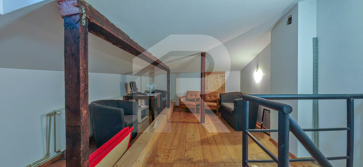 Spațiu Birouri în Casă Renovată 1930 | Basarab - Gara de Nord | 5 Camere + Curte