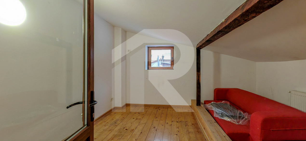 Spațiu Birouri în Casă Renovată 1930 | Basarab - Gara de Nord | 5 Camere + Curte