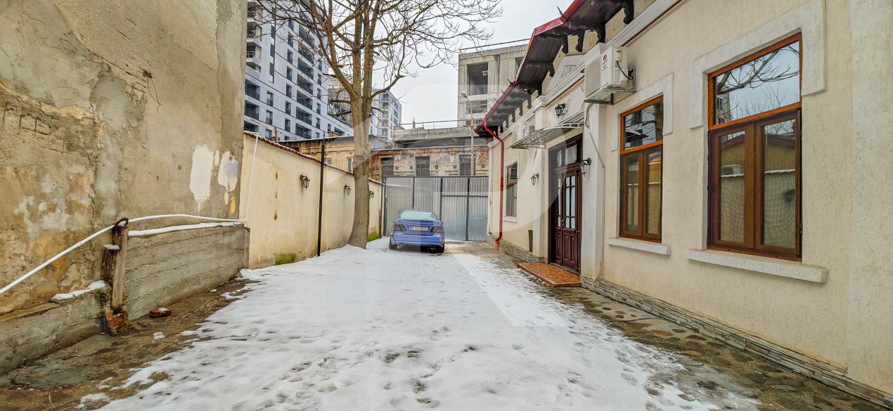 Spațiu Birouri în Casă Renovată 1930 | Basarab - Gara de Nord | 5 Camere + Curte