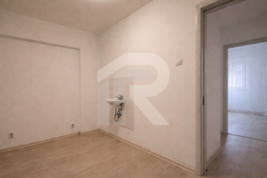 Splaiul Unirii – stradal, 3 camere decomandat, 80 mp - Langa Camera de Comert