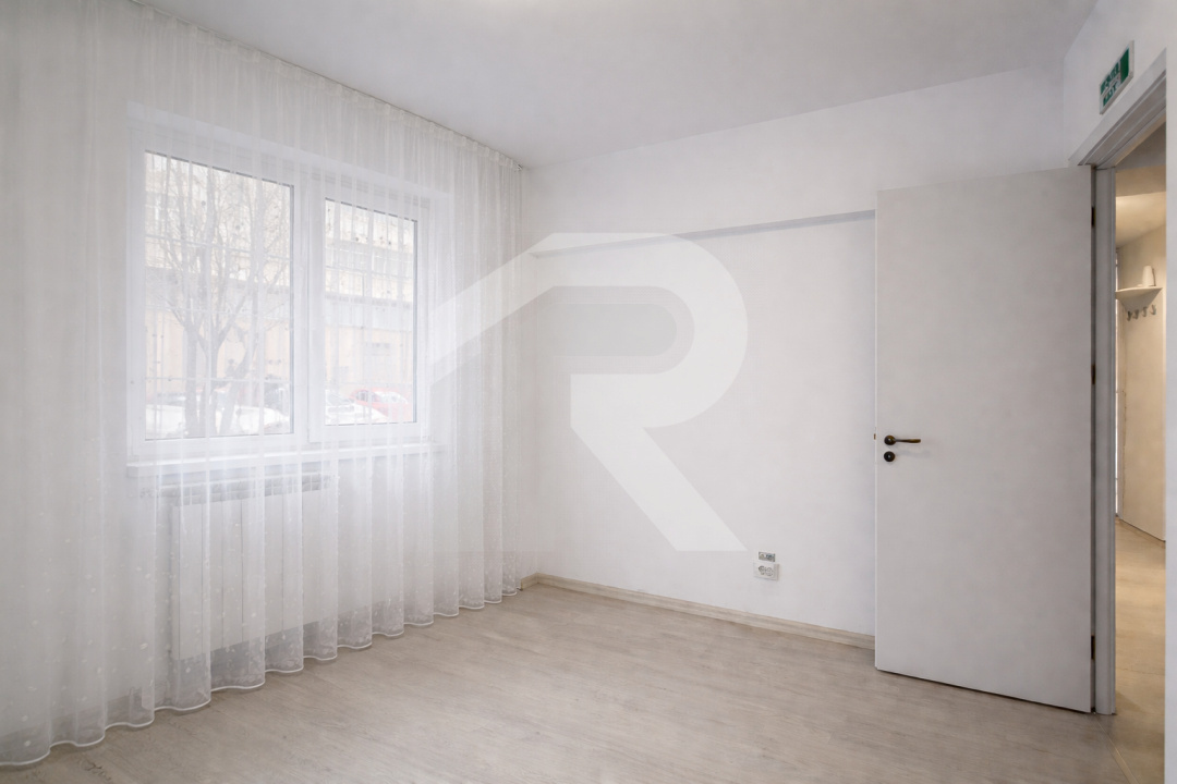 Splaiul Unirii – stradal, 3 camere decomandat, 80 mp - Langa Camera de Comert