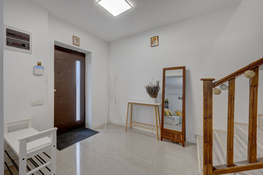 Ciorogarla, Crinului, Mobilata, Incalzire in pardoseala, T= 734mp