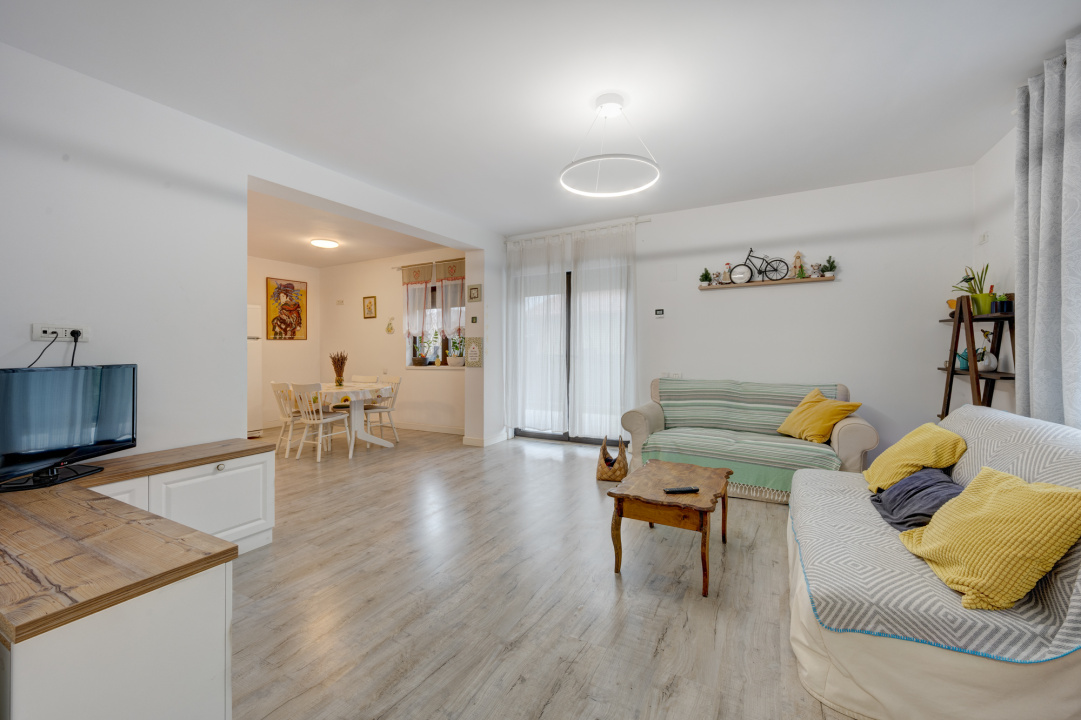 Ciorogarla, Crinului, Mobilata, Incalzire in pardoseala, T= 734mp