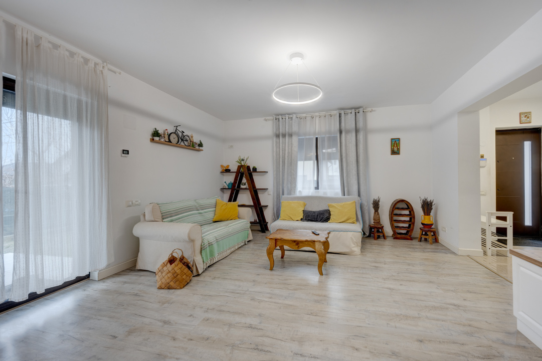 Ciorogarla, Crinului, Mobilata, Incalzire in pardoseala, T= 734mp