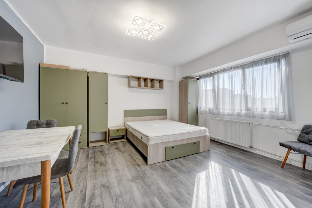 Piata Delfinului, Mega Mall, Garsoniera renovata, Mobilata si utilata !