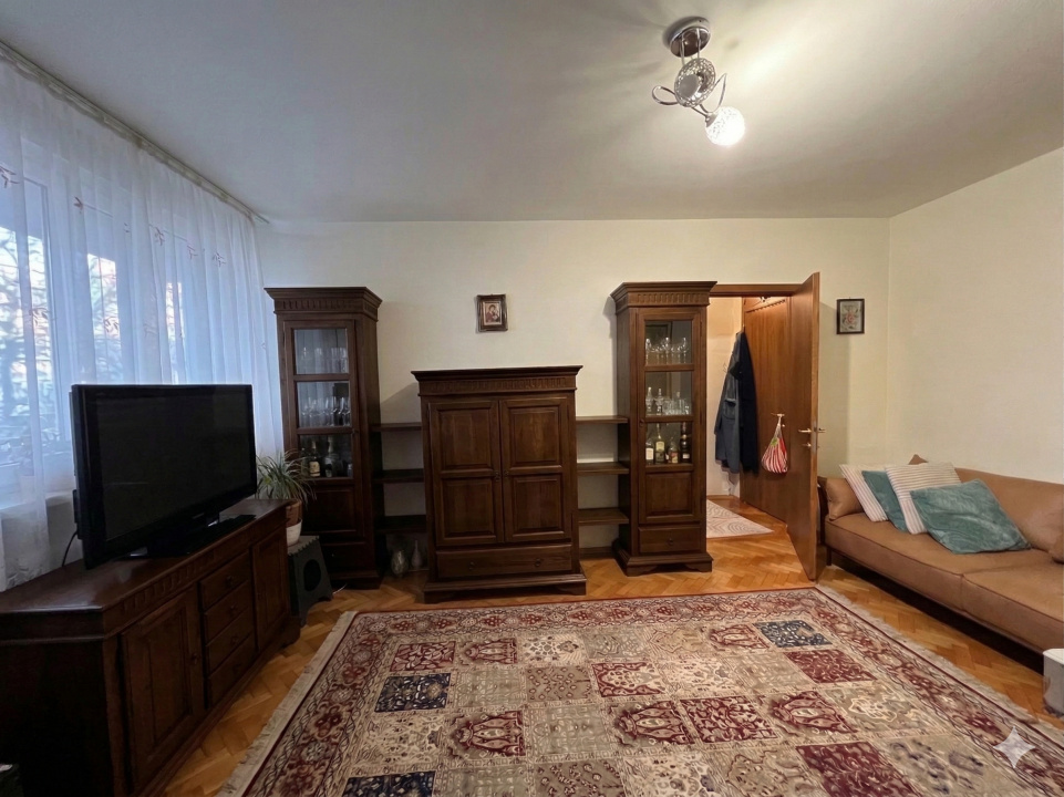 Apartament 2 camere Mihalache. Metrou.