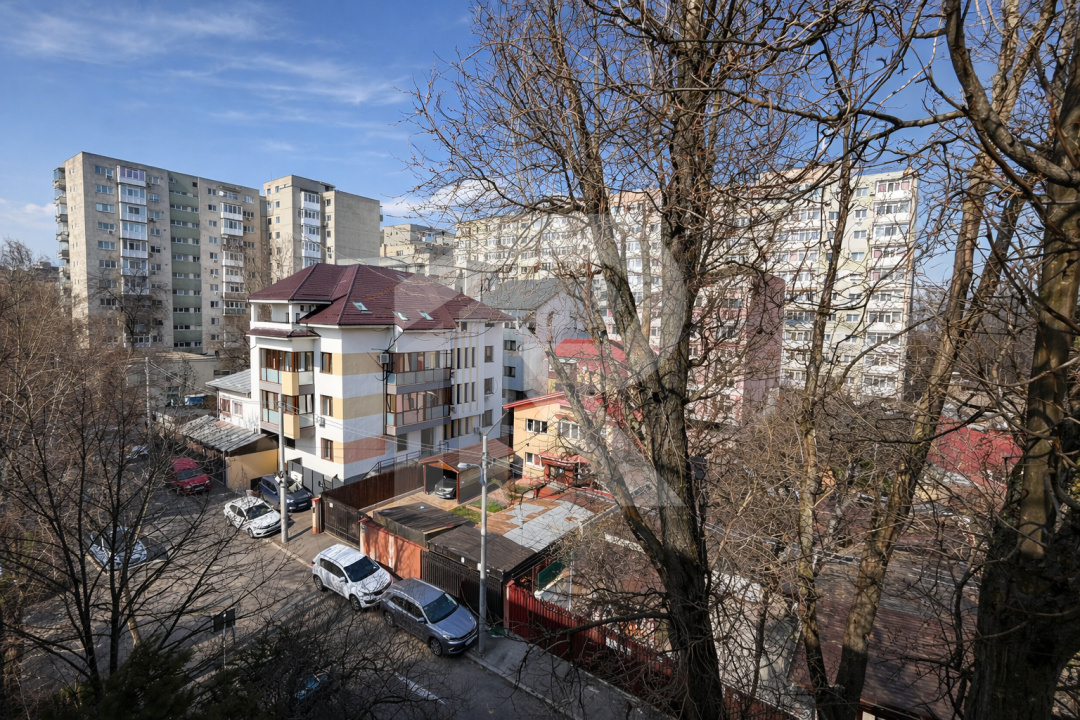 Apartament 3 camere DE INCHIRIAT – Str. Aleea Moinești, Sector 6