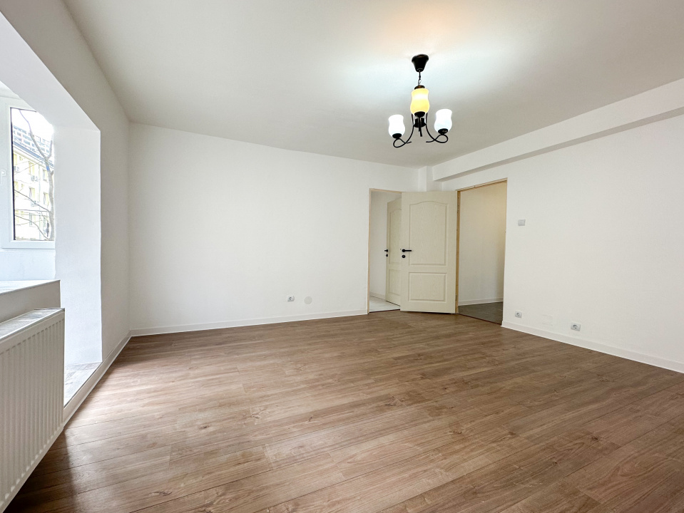 Lângă parc, renovat complet, gata să devină al tău. Totul nou!