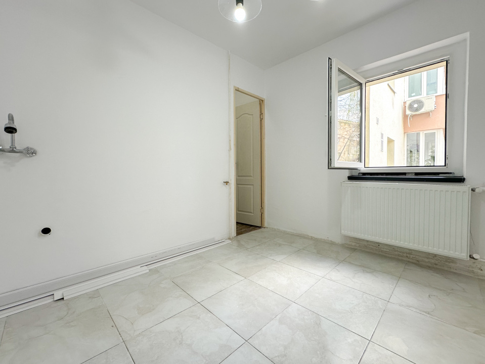 Lângă parc, renovat complet, gata să devină al tău. Totul nou!