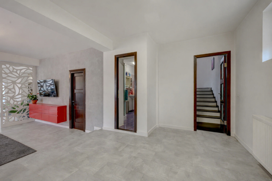 MOGOSOAIA - CENTRAL, CASA 200 MP UTILI, LOT 500 MP, LA CHEIE!