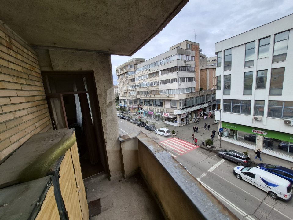 2 camere, etaj intermediar, ultracentral, ideal ce vrei...