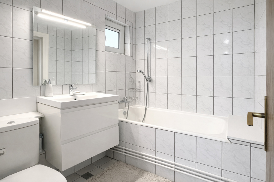 3 camere cu centrala proprie si loc de parcare 