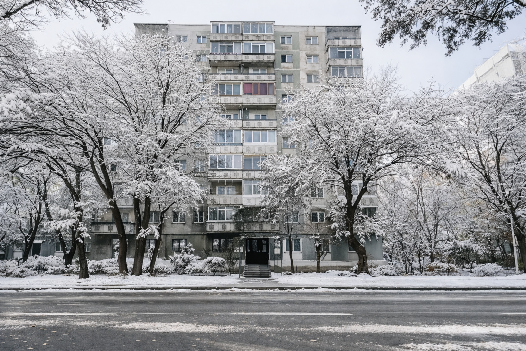 3 camere cu centrala proprie si loc de parcare 