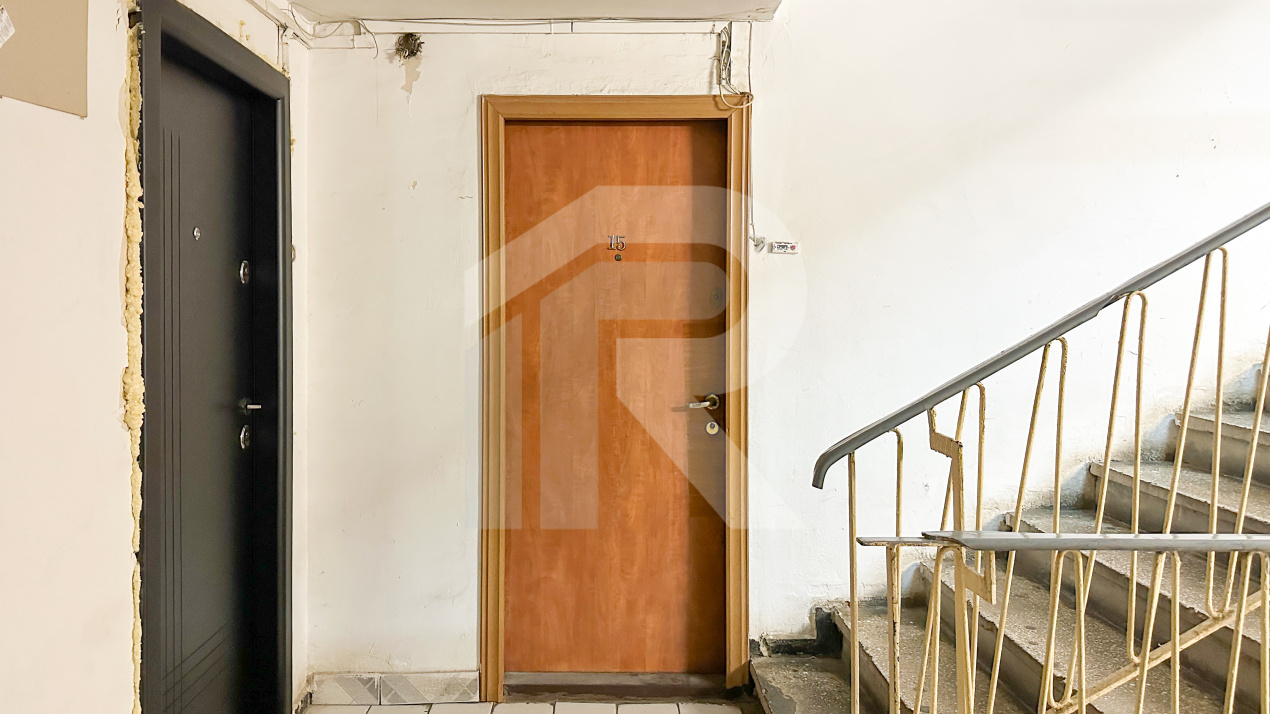 Doamna Ghica, Luntrei - garsonieră de vânzare