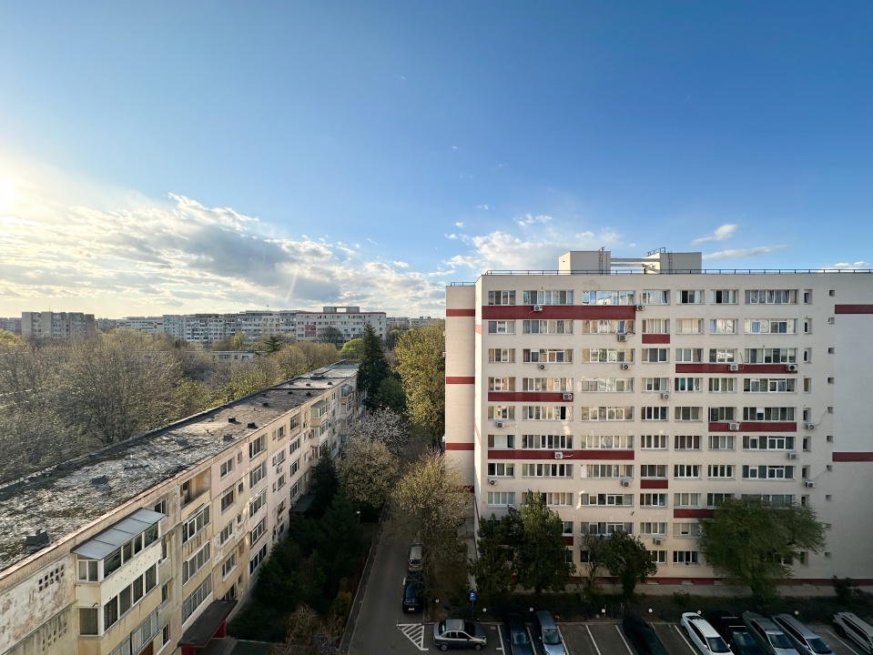 Cel mai scump dar si cel mai frumos 4 camere din Aparatorii Patriei