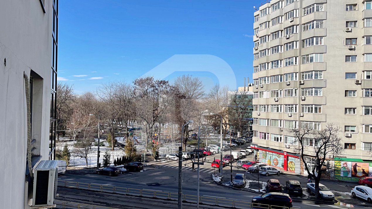 Spatiu birouri Mihalache -Turda in imobil mixt, 33 mp, centrala gaze proprie