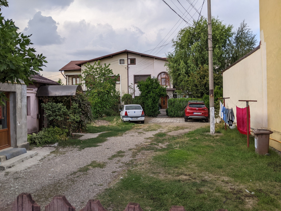 Casa 2 camere Ploiesti Buna Vestire Str Armasi teren 523mp 