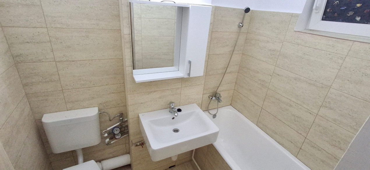 De inchiriat Apartament de 3 camere Sos Colentina 35 