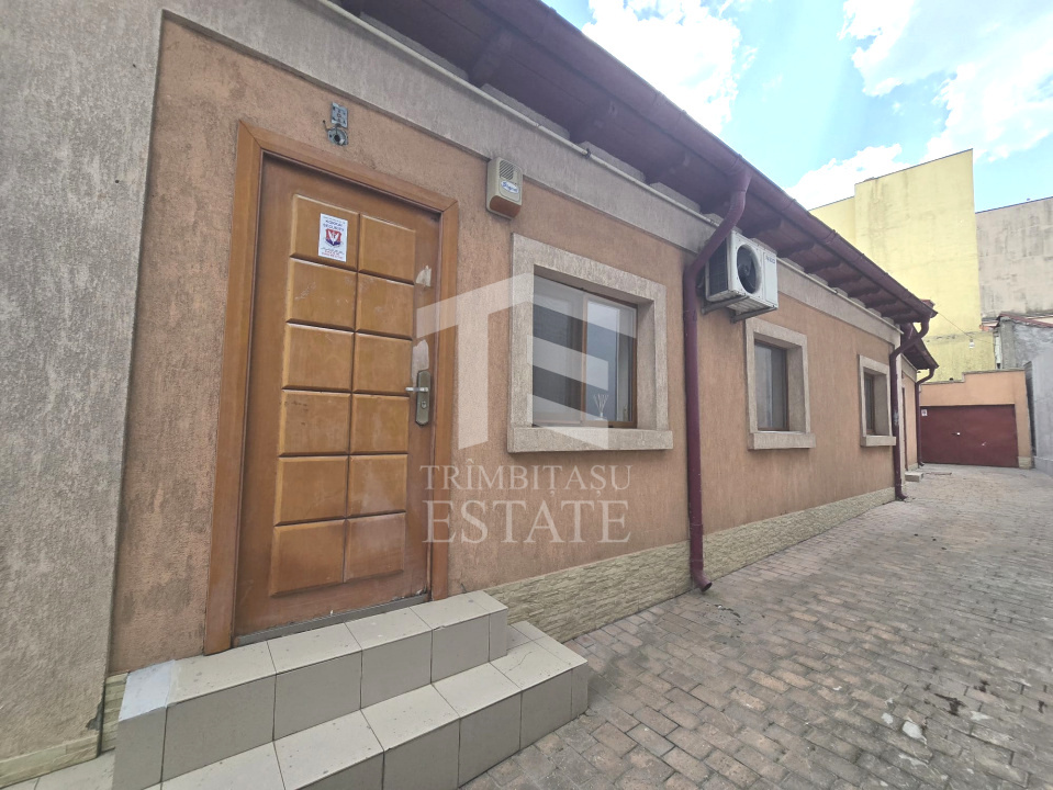 CENTRU- Casa de inchiriat pentru birouri.