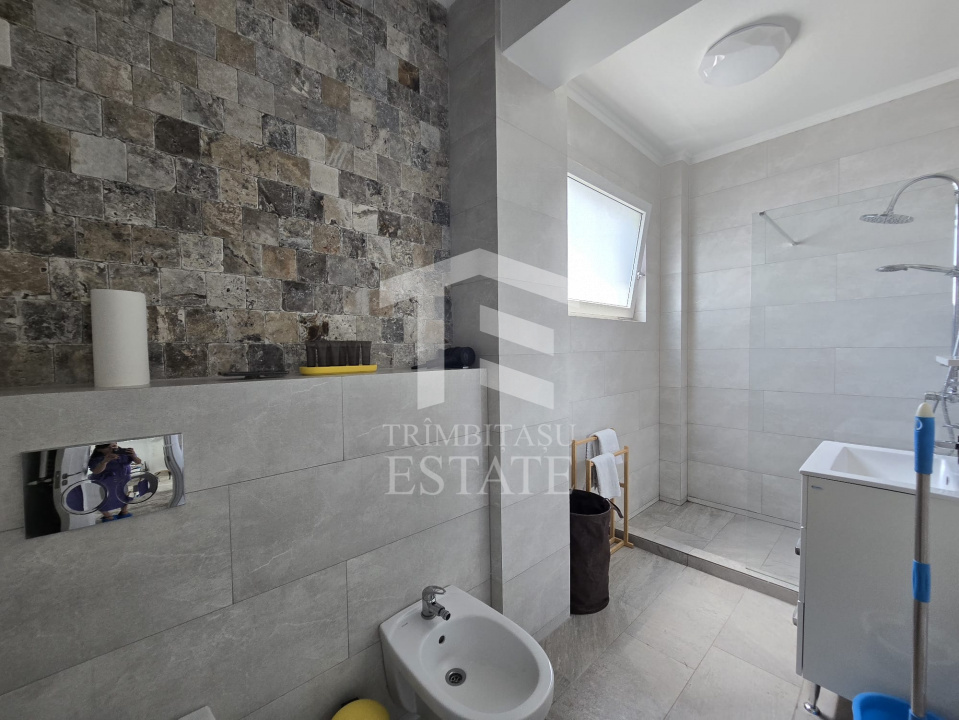 MAMAIA SAT- Apartament 3 camere cu vedere la mare.