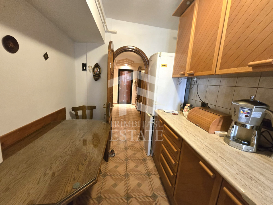 TOMIS NORD- CIRESICA-Apartament 3 camere de vanzare.