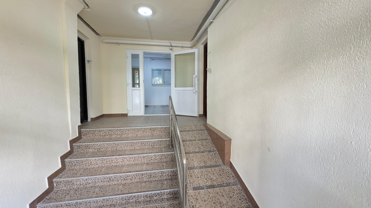 Apartament 4 Camere Teiul Doamnei Lacul Tei