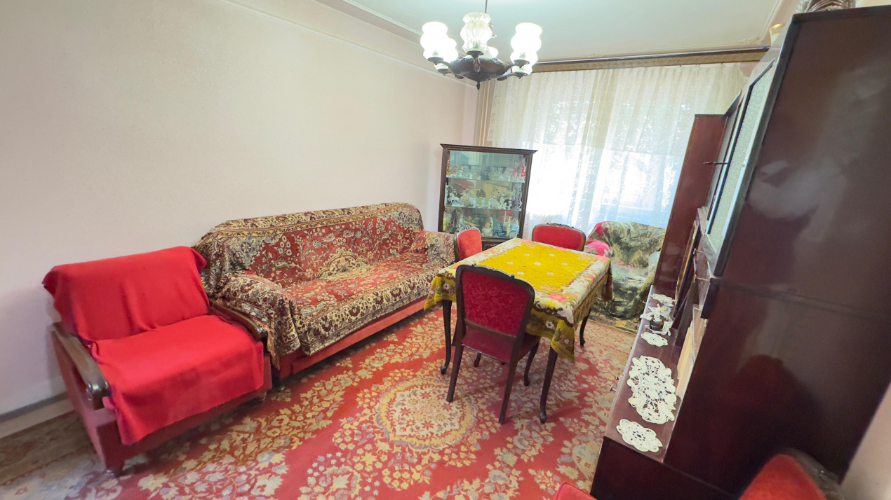 Apartament 4 Camere Teiul Doamnei Lacul Tei
