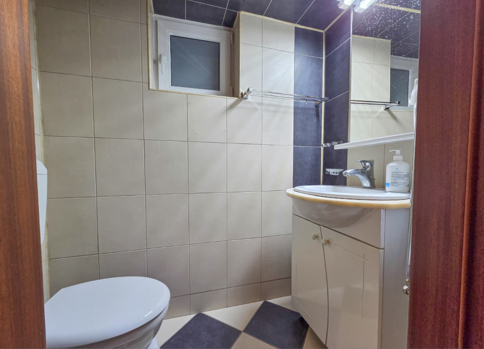 Apart 3 camere birouri stradal Bulevardul Unirii colt Nerva Traian