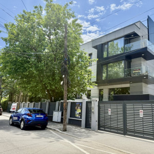 Unirii, apartament cu terasa spre Est