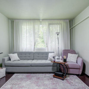 Apartament primitor de 2 camere, mobilat/utilat și loc de parcare!